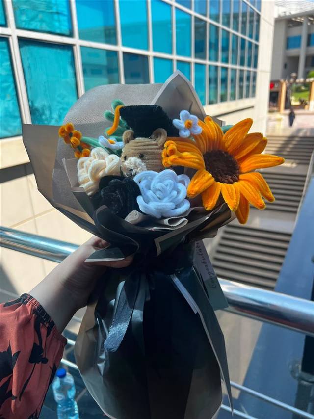 Sunny graduation pipe cleaner bouquet